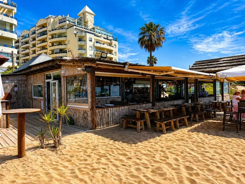 The chiringuito from the sand