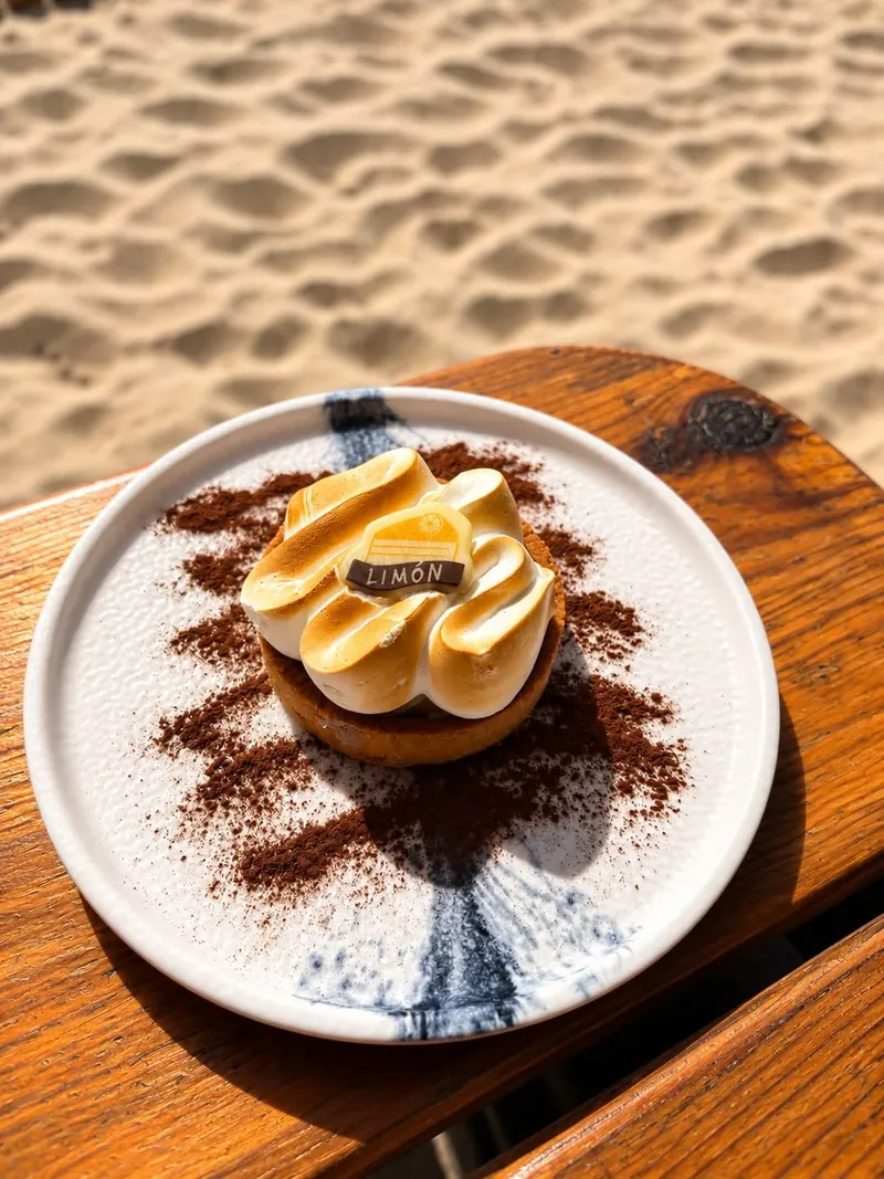 Lemon meringue tartlet